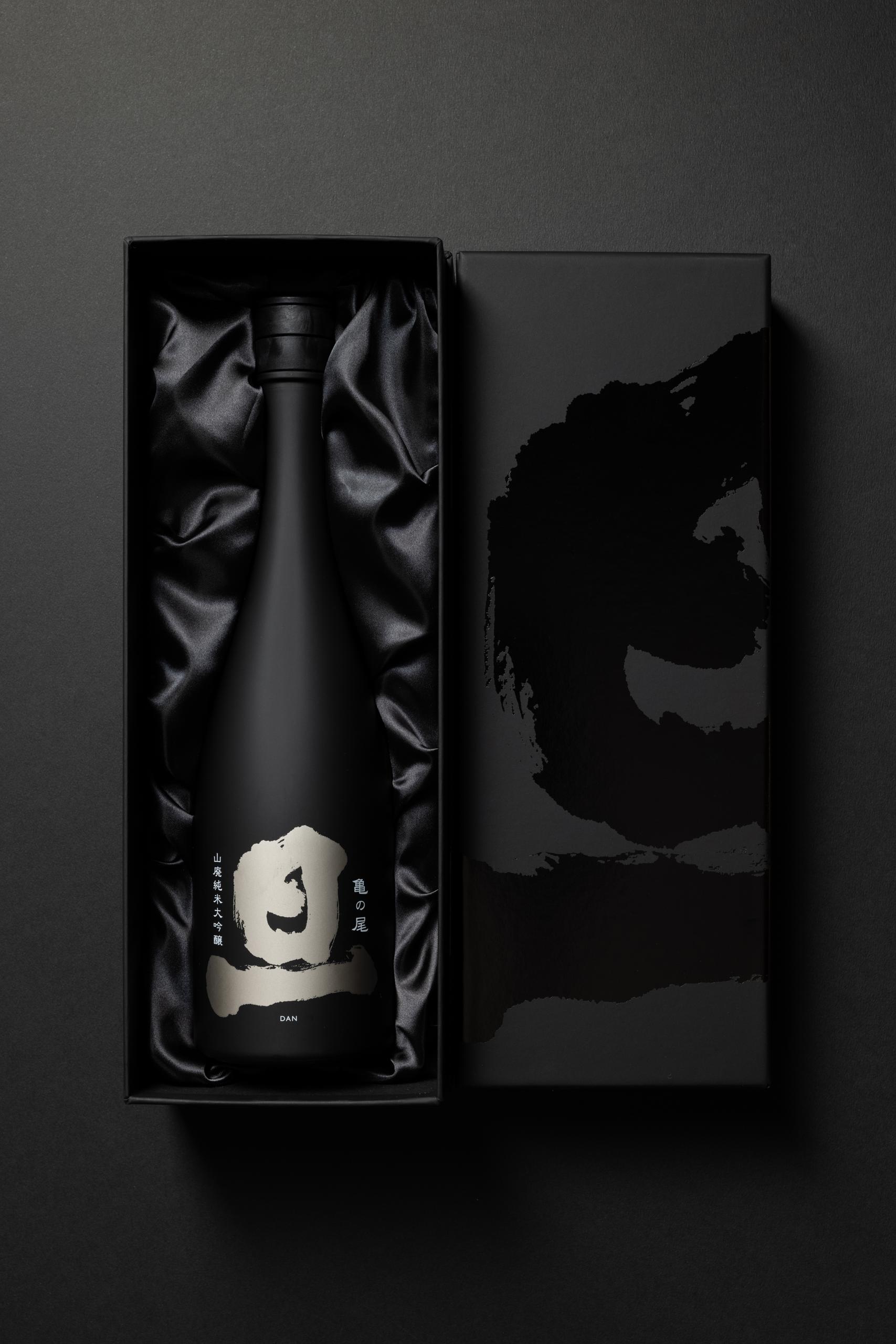 旦 Premium 山廃純米大吟醸 亀の尾 sake